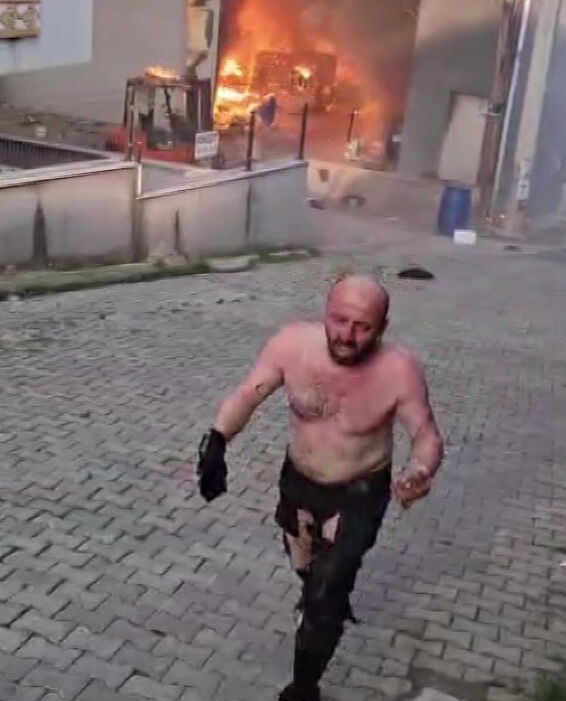 Kocaeli'de 6 kişinin can verdiği yangından böyle kaçmış! Tüyler ürperten video Kocaeli'de 6 kişinin can verdiği yangından böyle kaçmış! Tüyler ürperten video - 2. Resim