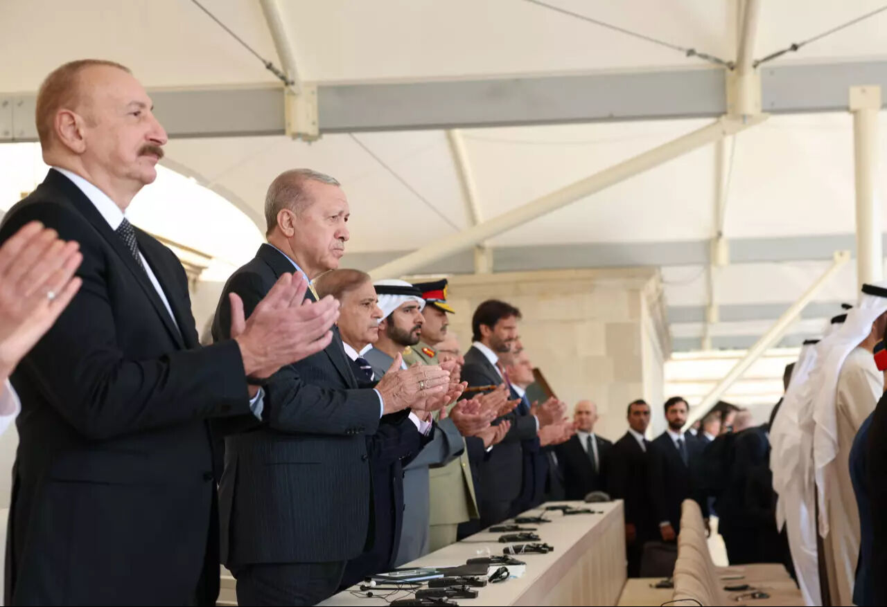 Pakistan’dan tarihi övgü! "Erdoğan’ın liderliği savaşları bitirdi" Pakistan’dan tarihi övgü! "Erdoğan’ın liderliği savaşları bitirdi" - 2. Resim