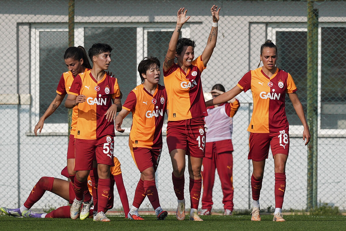 Turkcell Kadın Futbol Süper Ligi: Galatasaray derbide Beşiktaş'a fark attı - 4. Resim