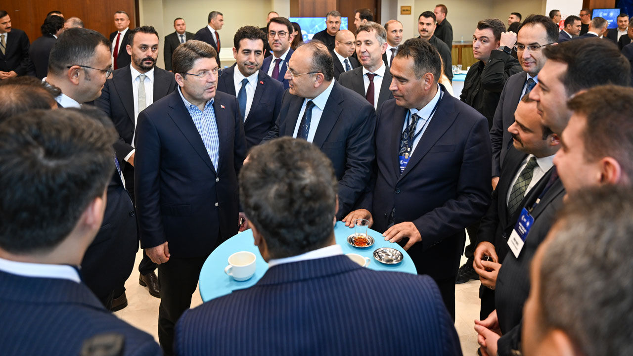 Adalet Bakanı Tunç duyurdu: AİHM'in Demirtaş kararı mahkemenin önünde Adalet Bakanı Tunç duyurdu: AİHM'in Demirtaş kararı mahkemenin önünde - 5. Resim