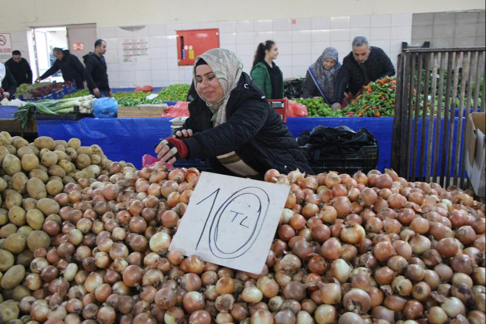 Amasya'da soğan bereketi! Üretimi rekor kırdı, fiyatı 7 aydır değişmedi - 3. Resim