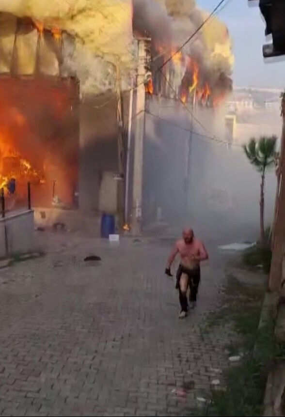 Anneler ve kız çocukları çığlıklar içinde öldü! Kocaeli'deki facianın her bir detayı kahretti Anneler ve kız çocukları çığlıklar içinde öldü! Kocaeli'deki facianın her bir detayı kahretti - 3. Resim