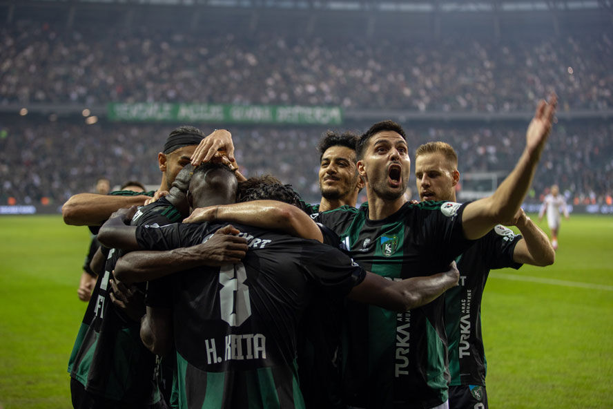 Galatasaray'ın tarihi serisi sona erdi: Kocaelispor'dan sürpriz galibiyet Galatasaray, Kocaelispor deplasmanında! - 1. Resim