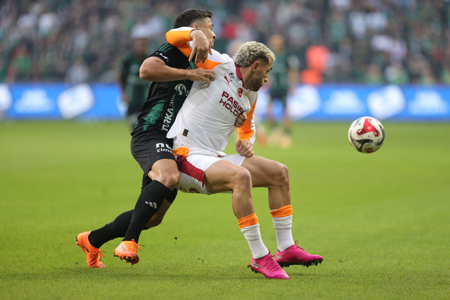 Galatasaray'ın tarihi serisi sona erdi: Kocaelispor'dan sürpriz galibiyet Galatasaray'ın tarihi serisi sona erdi: Kocaelispor'dan sürpriz galibiyet - 1. Resim