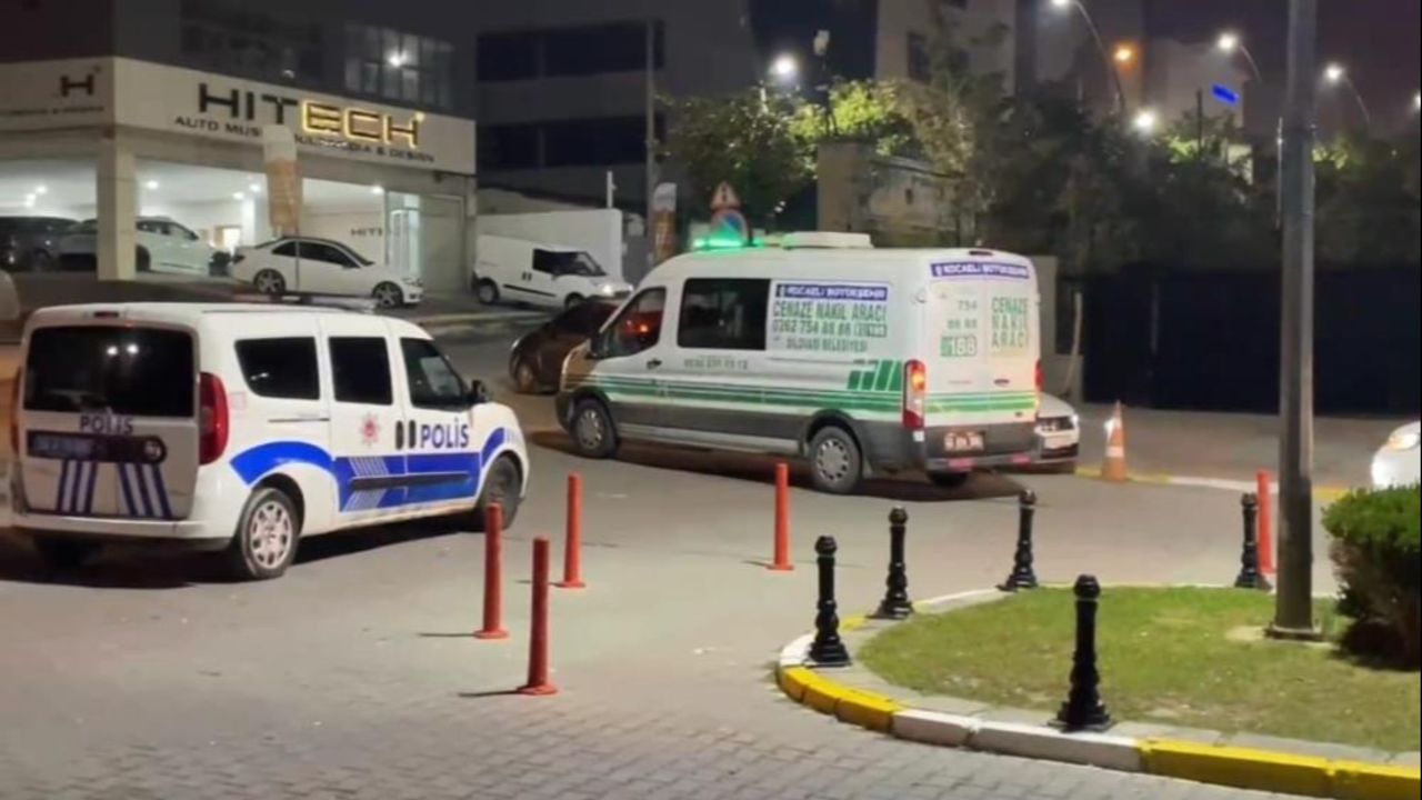 Kocaeli'deki yangında ölenlerin cenazeleri ailelerine teslim edildi Kocaeli'deki yangında ölenlerin cenazeleri ailelerine teslim edildi