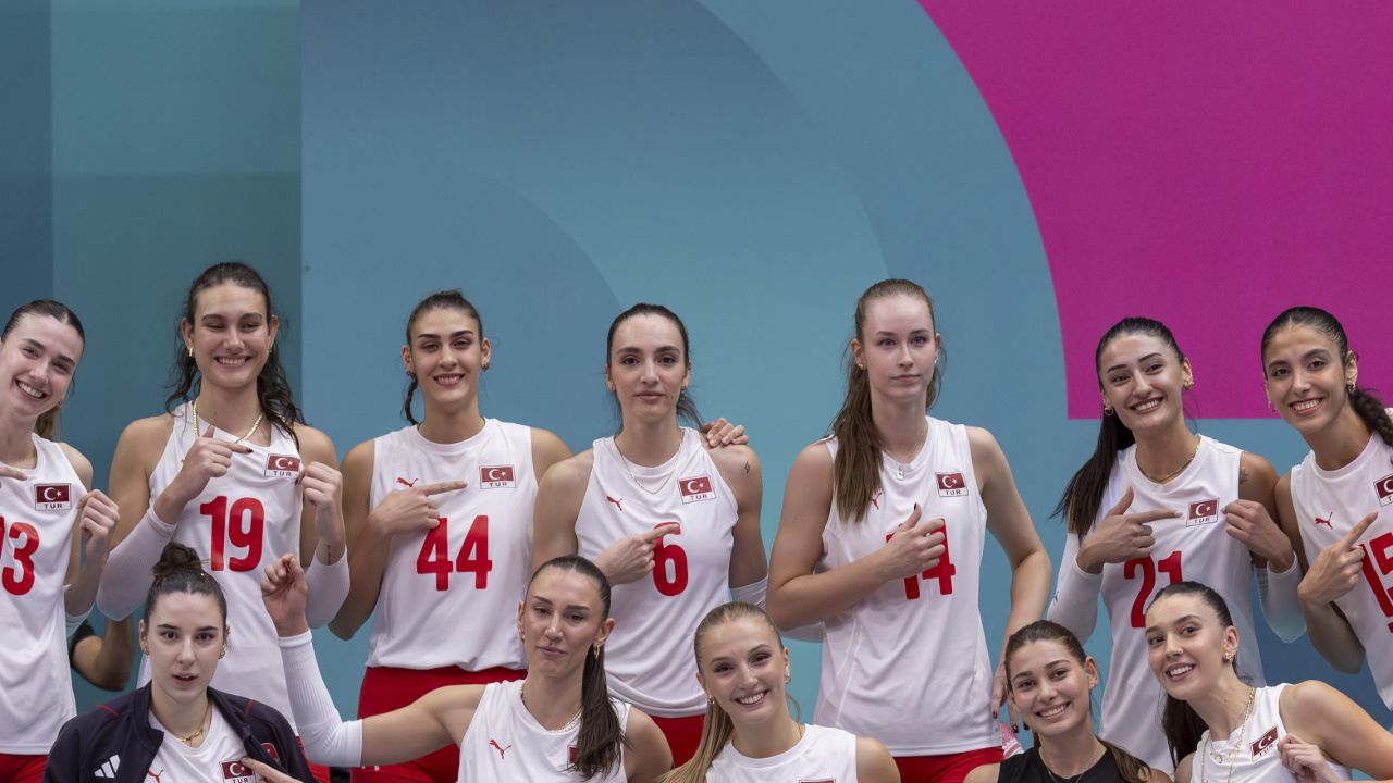 Türkiye Azerbaycan voleybol maçı hangi kanalda, saat kaçta? Filenin Sultanları grupta üçüncü maçına çıkıyor Türkiye Azerbaycan voleybol maçı hangi kanalda, saat kaçta? Filenin Sultanları grupta üçüncü maçına çıkıyor