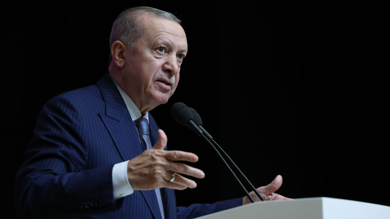 Erdoğan: Tanklarımız, toplarımızla dünyaya rekabet fişeği attık Erdoğan: Tanklarımız, toplarımızla dünyaya rekabet fişeği attık - 1. Resim