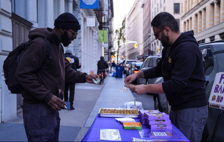 Gaziantep'ten getirtiyor, ABD sokaklarında satıyor! 'Tüm zamanların en iyisi', lezzeti ağlatıyor... - 2. Resim