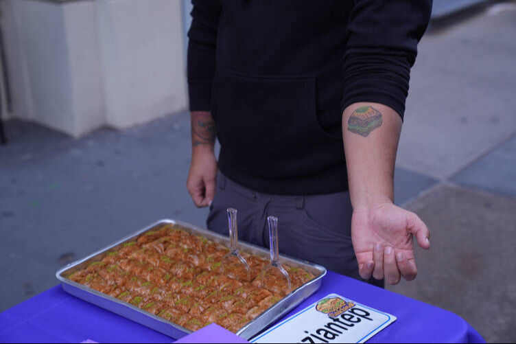 Gaziantep'ten getirtiyor, ABD sokaklarında satıyor! 'Tüm zamanların en iyisi', lezzeti ağlatıyor... - 1. Resim
