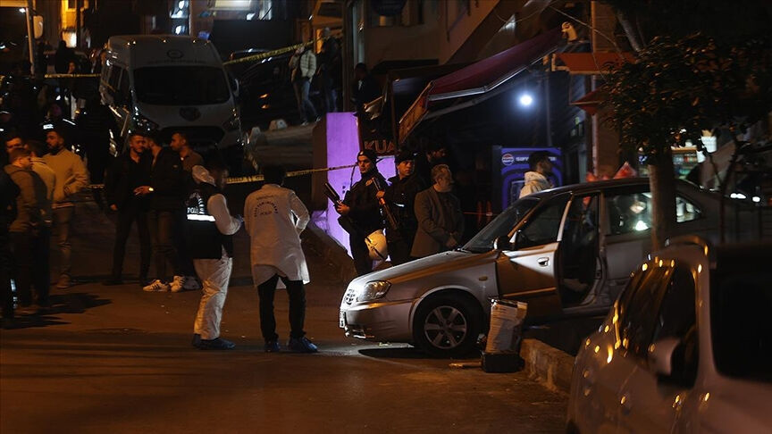Küçükçekmece'de tüyler ürperten olay! Silahla vurulmuş halde ölü bulundu - 1. Resim