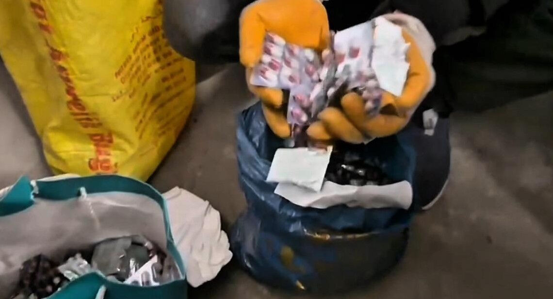 Oto lastiklerinin içinden binlerce uyuşturucu hap çıktı - 2. Resim