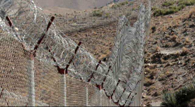 Pakistan ordusu sınırda vurdu! 20'den fazla ölü ve yaralı var - 1. Resim