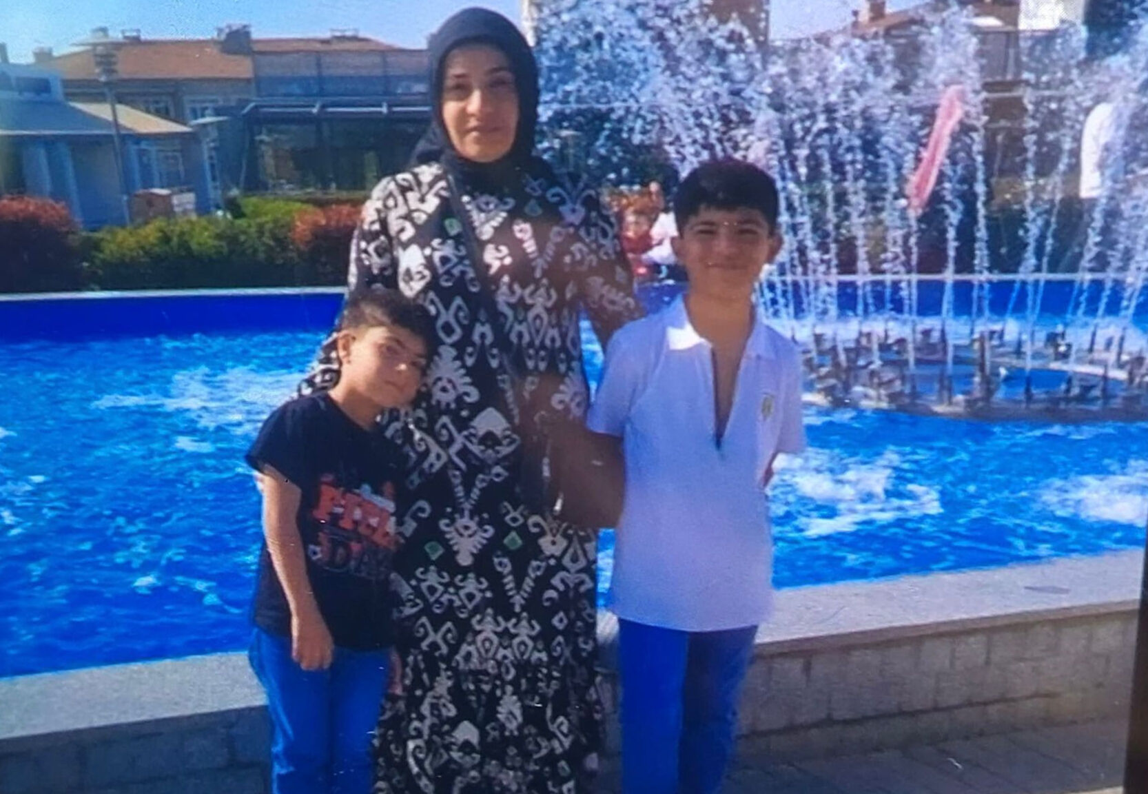 Yangın faciasında kahreden detay! "Birbirlerine sarılarak ölmüşler" - 2. Resim