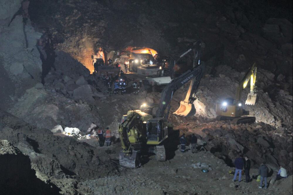 75 yaşındaki işçi 6 gündür enkaz altında! Arama çalışmaları tekrar başlayacak - 1. Resim