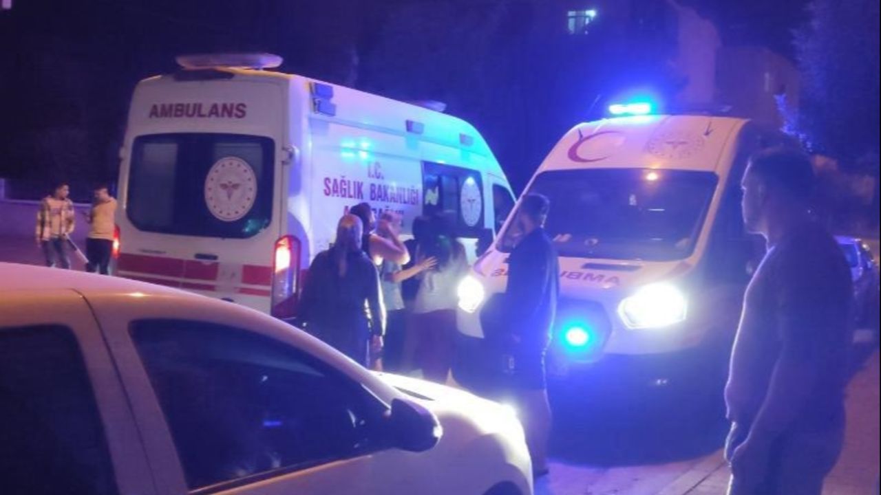 Adana&#039;da ev yangını! Bir aile hastanelik oldu