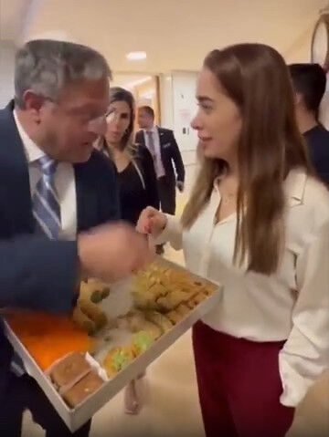 İsrailli bakan Ben-Gvir’den skandal kutlama! Filistinli tutuklulara idam öngören tasarı onaylanınca tatlı dağıttı - 2. Resim
