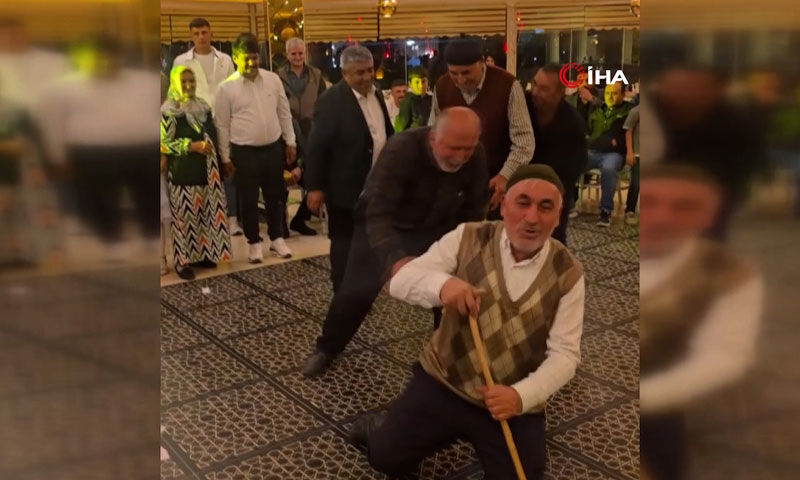 Kanseri neşeyle yendi! Düğündeki performansıyla gençlere taş çıkarttı - 2. Resim