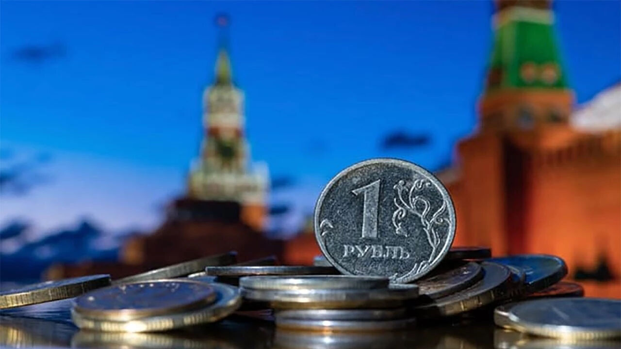 Rusya'nın ekonomisinde 'savaş' alarmı! Harcamalar arttı, 51,9 milyar dolar açık verildi - 1. Resim