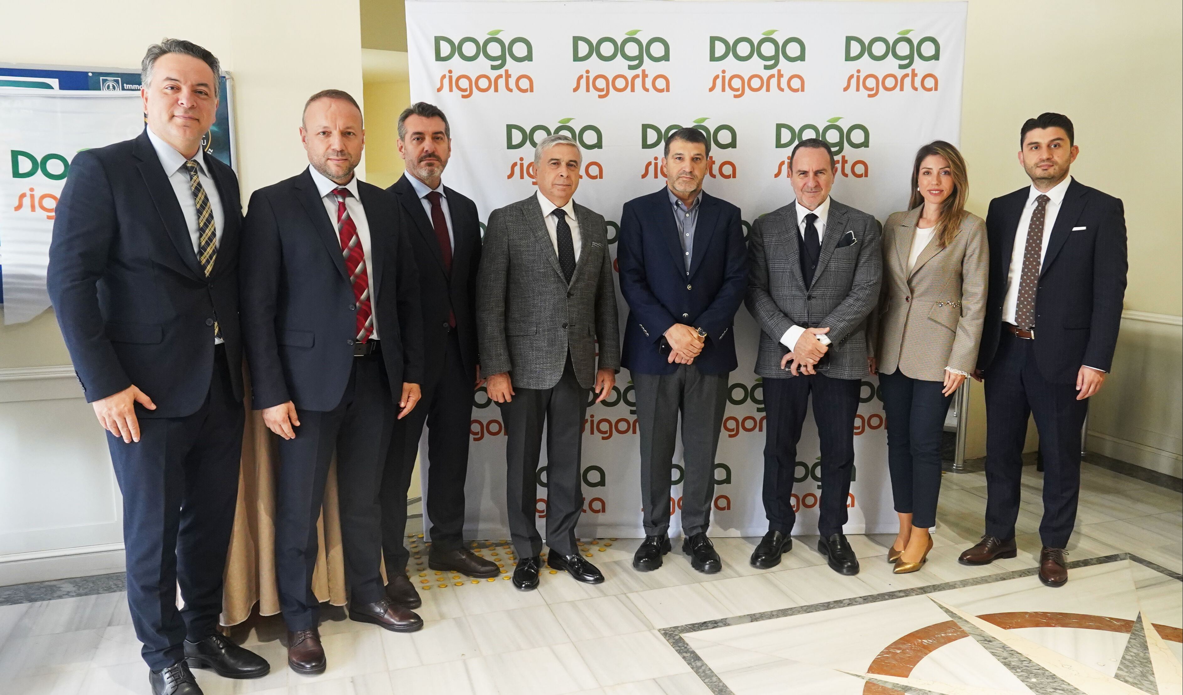 Doğa Sigorta Acente Gelişim Akademisi’nin 4. mezunları cübbelerini giydi Doğa Sigorta Acente Gelişim Akademisi’nin 4. mezunları cübbelerini giydi - 1. Resim