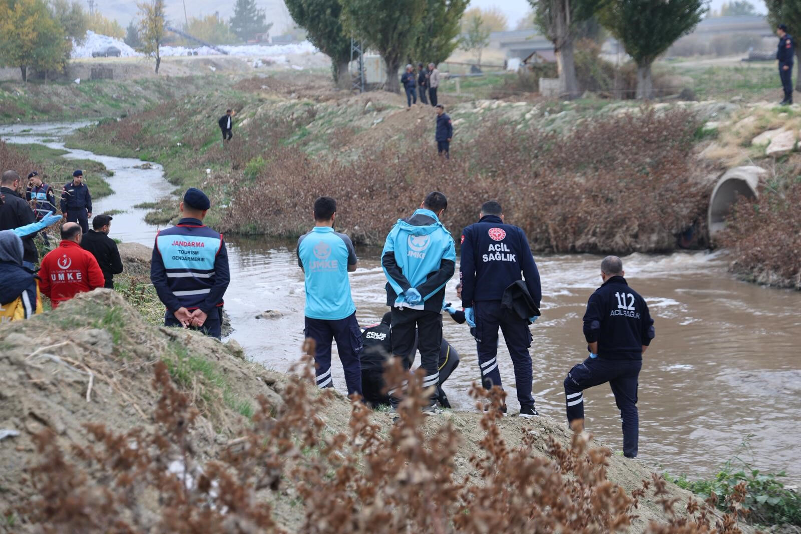 Elazığ’da acı olay! Otizmli Veysel Bilen gözyaşlarıyla defnedildi - 3. Resim