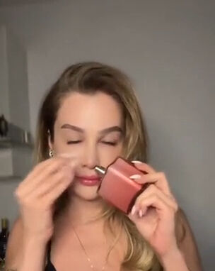 “Fakirlerle aynı kokmak istemiyorum” diyen fenomen Yasemin Arı’ya tepki yağdı - 1. Resim