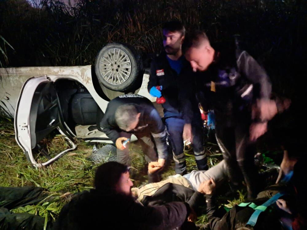 Kaçakları taşıyan araç Asi Nehri'ne uçtu: 9 yaralı - 1. Resim