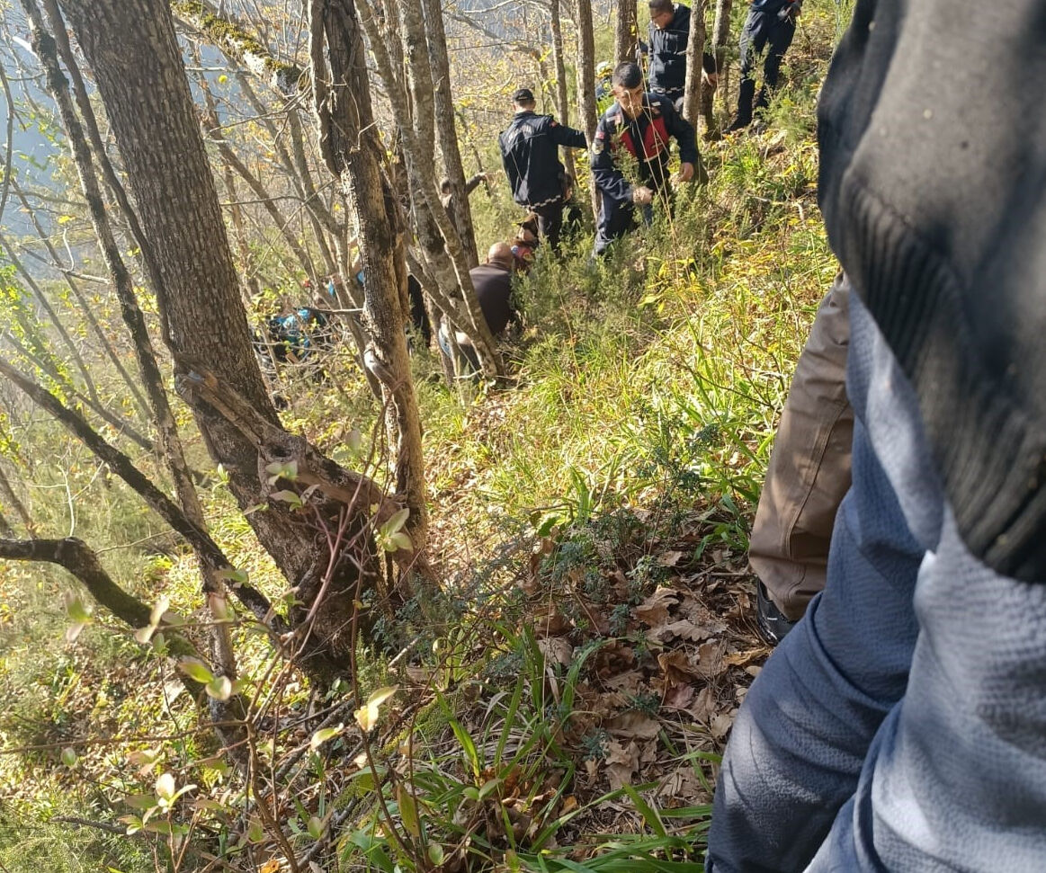 Kayıp annenin cesedini, kuzgun kuşlarını takip eden vatandaşlar bulmuş - 2. Resim