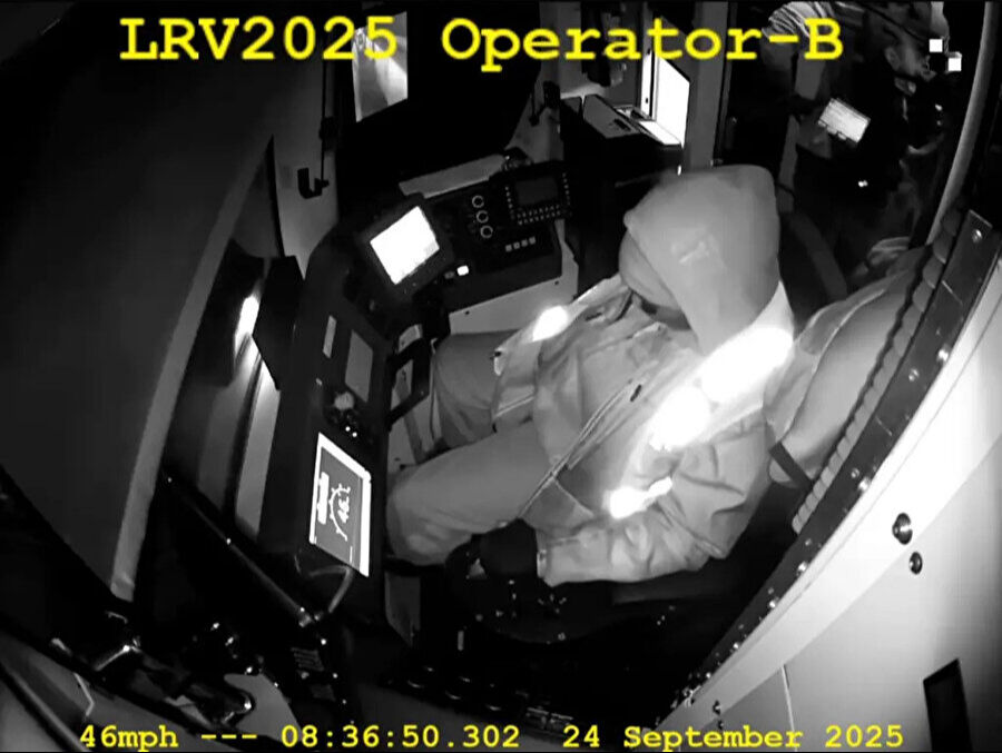 Metroda panik anları! Uyuyakalan makinist yolculara kabusu yaşattı - 2. Resim