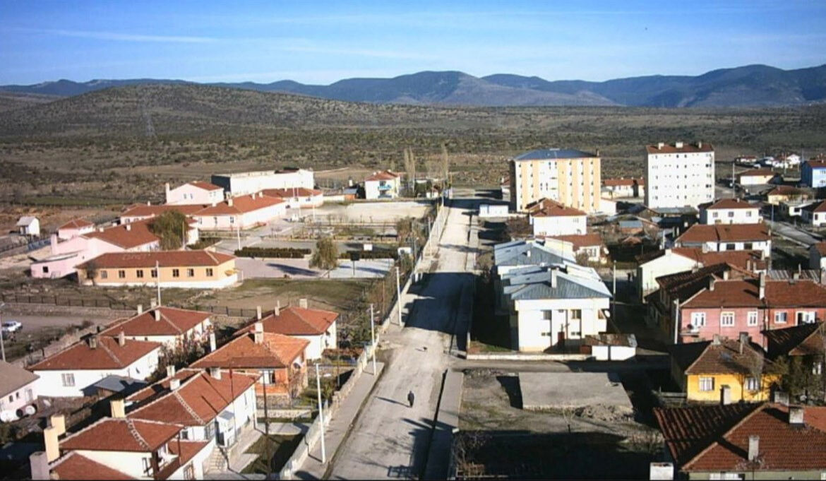 Nüfusu 2 binin altına düştü! 1000 yıllık tarihi olan ilçe köy olma tehlikesiyle karşı karşıya Nüfusu 2 binin altına düştü! 1000 yıllık tarihi olan ilçe köy olma tehlikesiyle karşı karşıya - 3. Resim