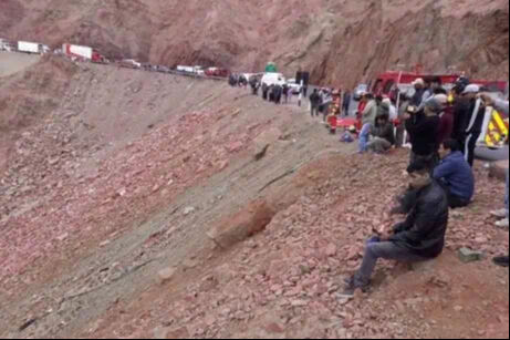 Peru'da yolcu otobüsü uçurumdan düştü! En az 37 kişi hayatını kaybetti - 1. Resim