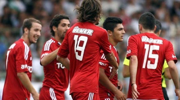 Beşiktaş'ta bilet fiyatları ucuzladı Beşiktaş'ta bilet fiyatları ucuzladı