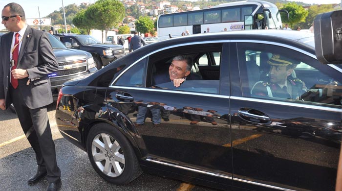 Gül'den ince espri: Alex'i de gönderdiniz Gül'den ince espri: Alex'i de gönderdiniz