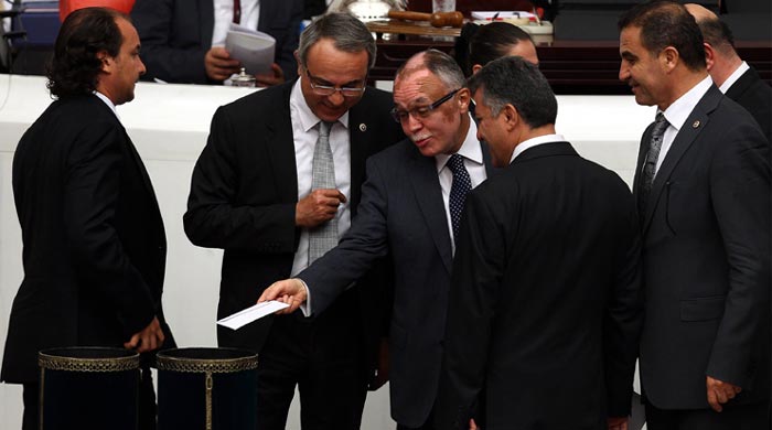 Yerel seçim tarihine halk karar verecek Yerel seçim tarihine halk karar verecek