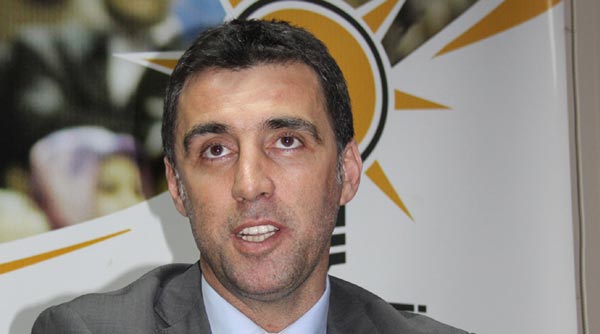 Hakan Şükür'den fire açıklaması Hakan Şükür'den fire açıklaması