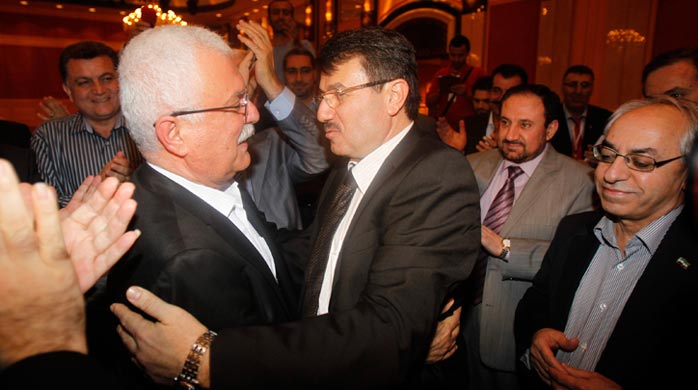 Suriye muhalefeti tek çatı altında Suriye muhalefeti tek çatı altında