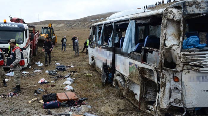 Otobüs kazasında ölü sayısı 5 oldu Otobüs kazasında ölü sayısı 5 oldu