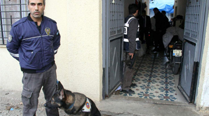 15 adres basıldı, 15 kişi gözaltında 15 adres basıldı, 15 kişi gözaltında