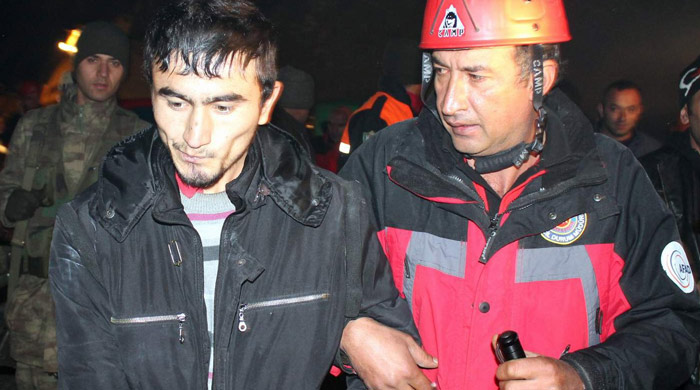 Madendeki 3 işçi, 20 saat sonra kurtarıldı