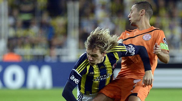 Fenerbahçe&#039;de 6 kadro dışı birden