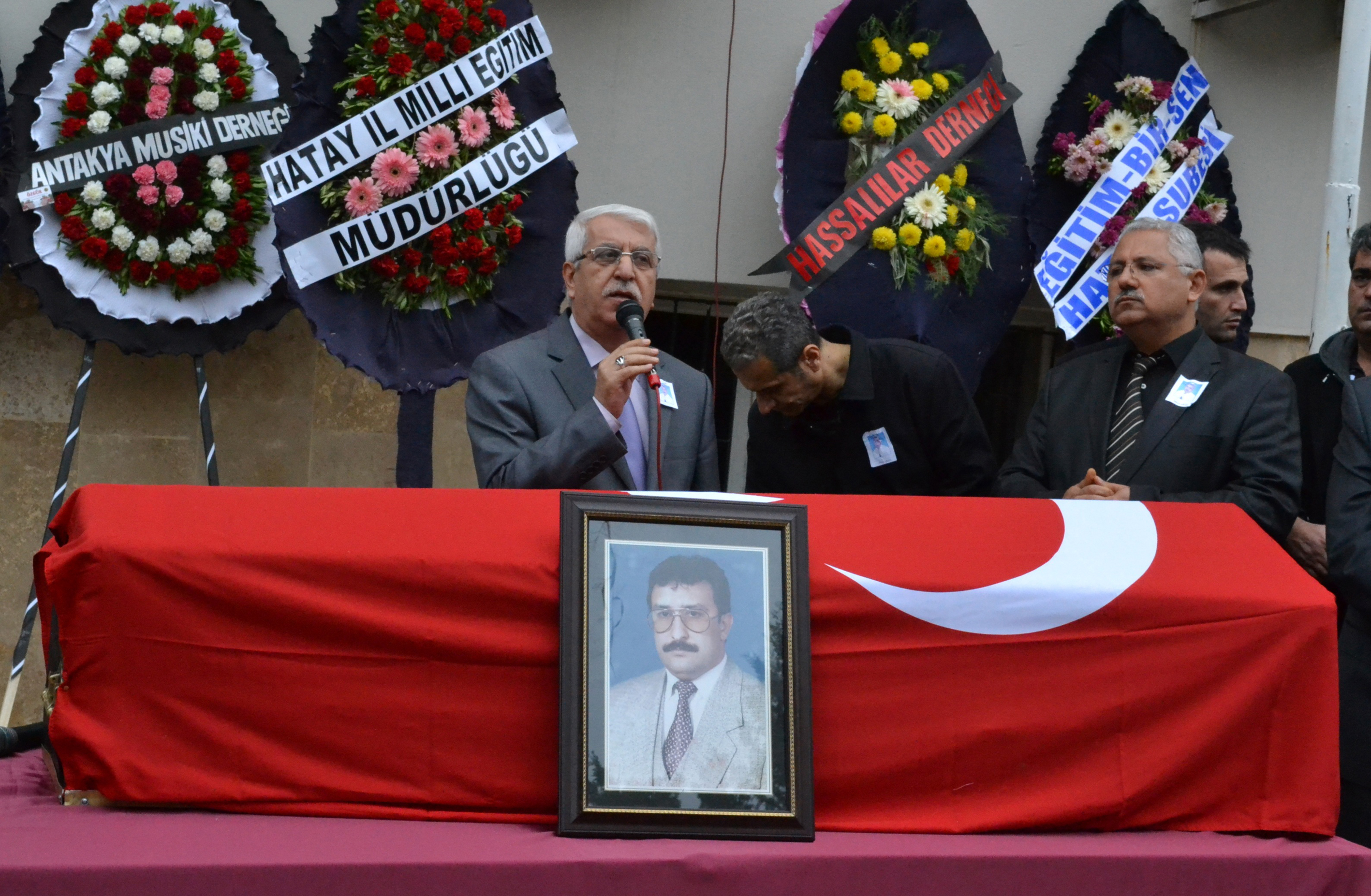 32 yıllık öğretmen Öğretmenler Günü'nde vefat etti 32 yıllık öğretmen Öğretmenler Günü'nde vefat etti