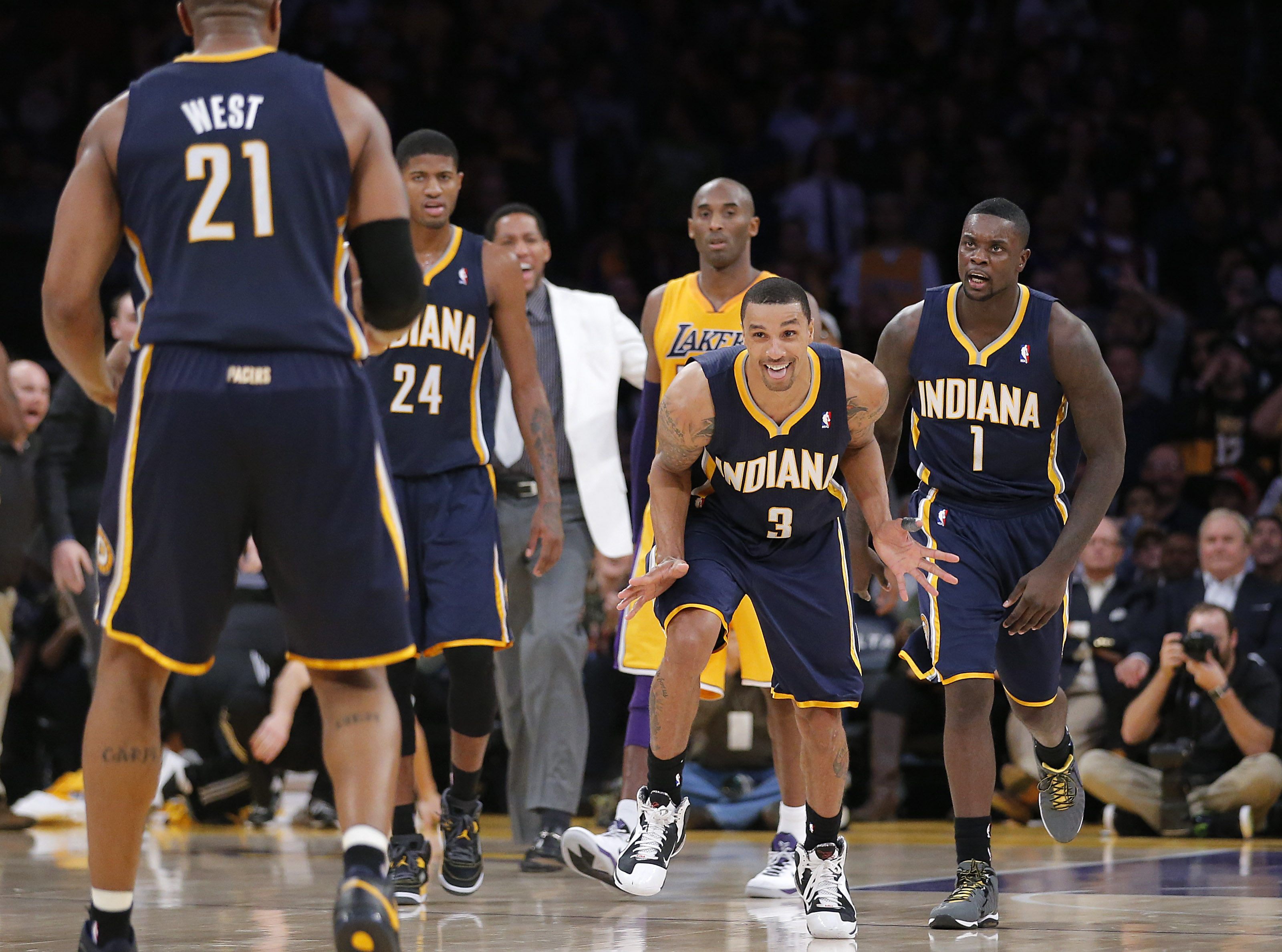 Pacers, son nefeste Lakers&#039;ı devirdi