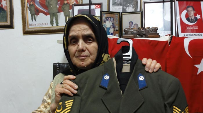 Açlık grevlerine şehit annesinden tepki! Açlık grevlerine şehit annesinden tepki!