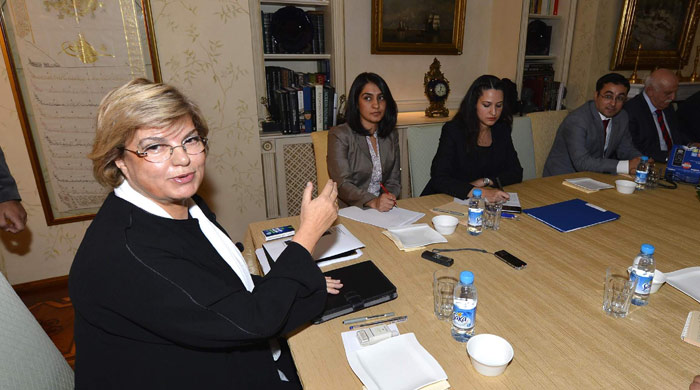 Çiller konuşurken gözleri yaşardı Çiller konuşurken gözleri yaşardı