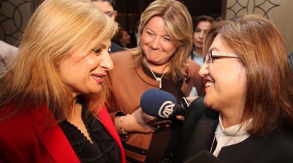 Bakan Şahin teselli etti Bakan Şahin teselli etti