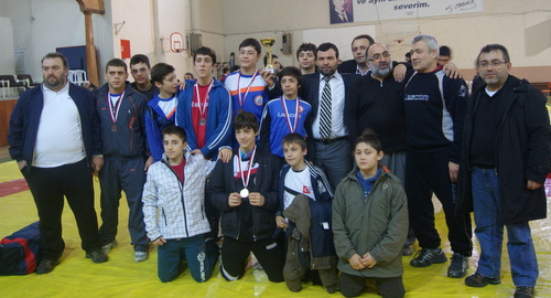 İBB Başakşehir takım halinde şampiyon