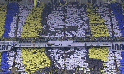 Aziz Yıldırım tribünlerde Aziz Yıldırım tribünlerde