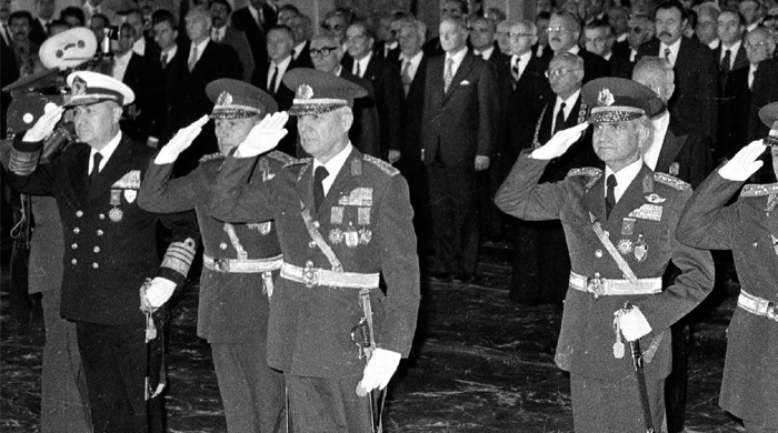 Parola: Ahmetler trenle geliyor Parola: Ahmetler trenle geliyor