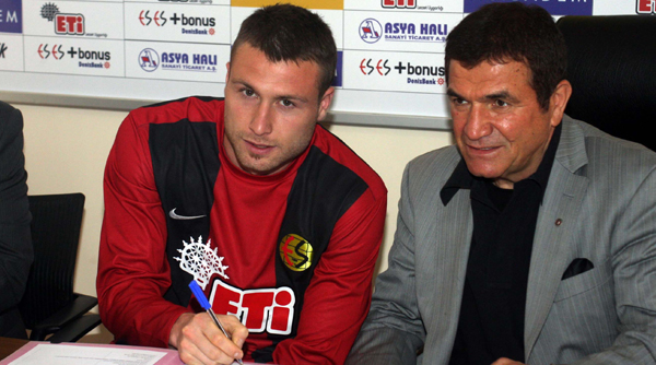 Eskişehirspor'dan ilk transfer Eskişehirspor'dan ilk transfer