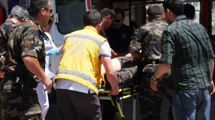 Diyarbakır&#039;da çatışma: 1 şehit, 4 yaralı