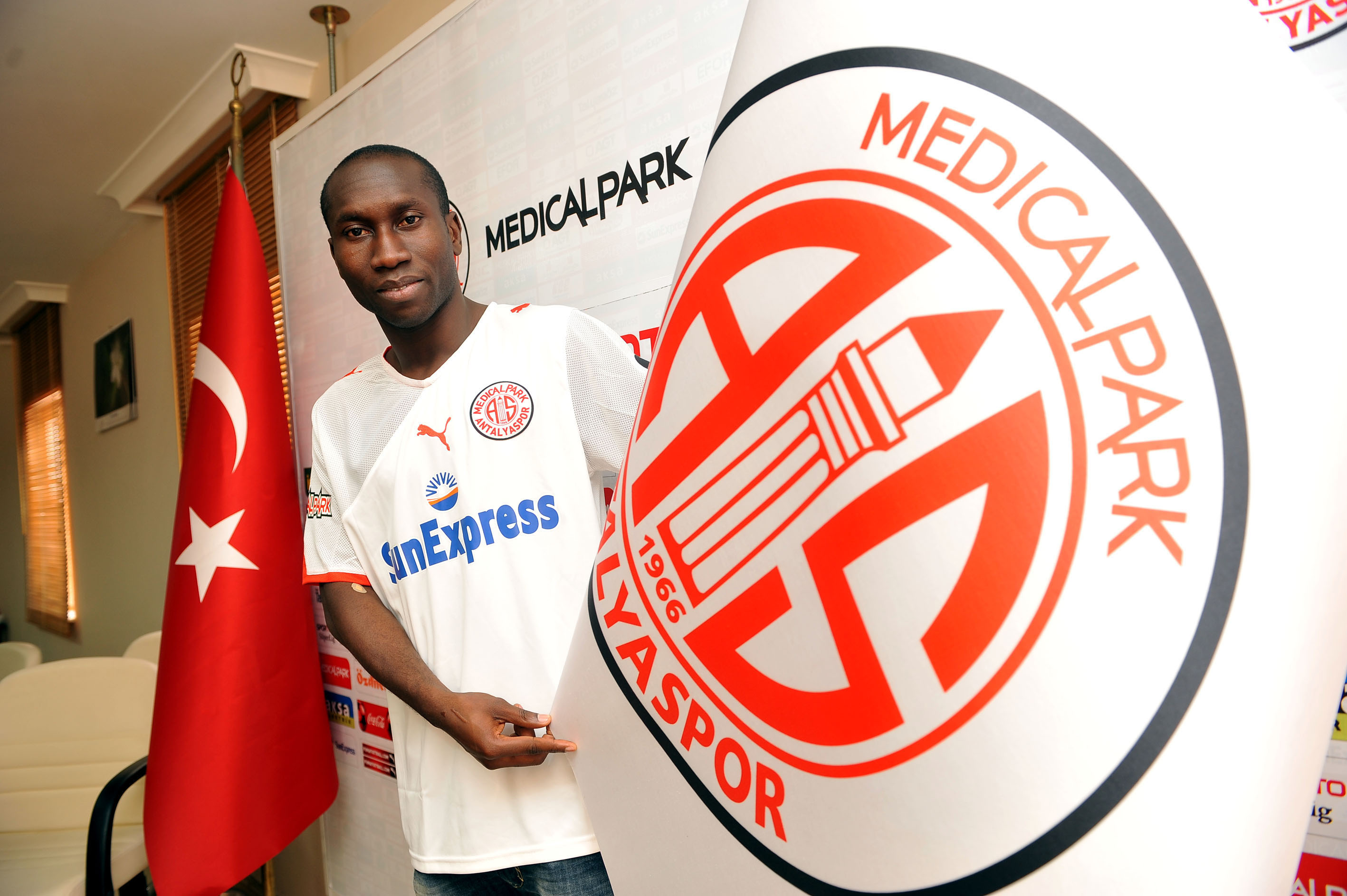 Bu Diarra başka Diarra Bu Diarra başka Diarra